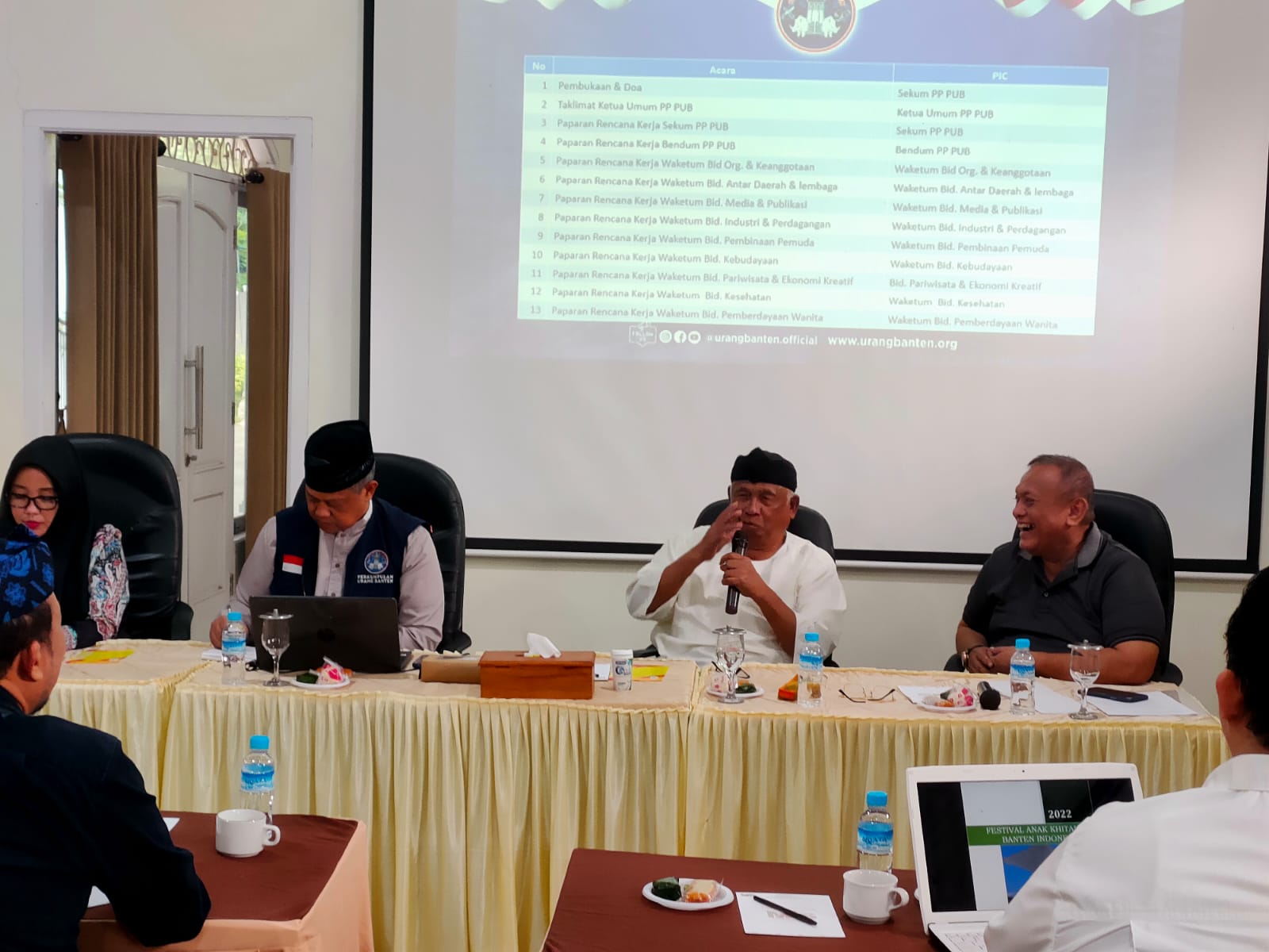 Ketua umum PUB Taufiequrachman Ruki